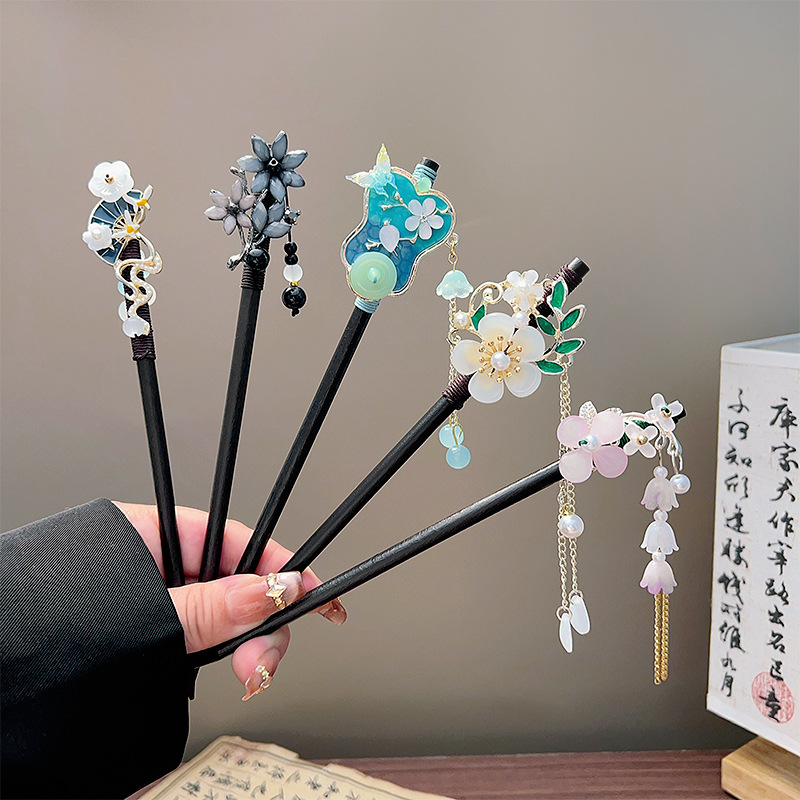 Tech Hair Accessories - Épingle à cheveux classique à pompon
